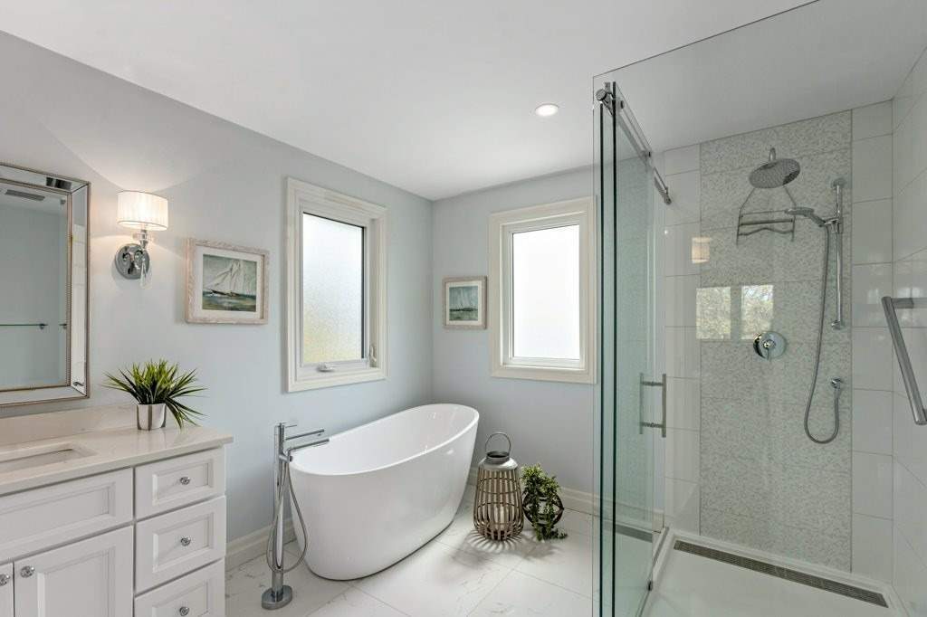 Bathroom wall tile